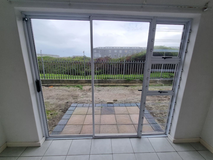 To Let 2 Bedroom Property for Rent in Muizenberg Western Cape